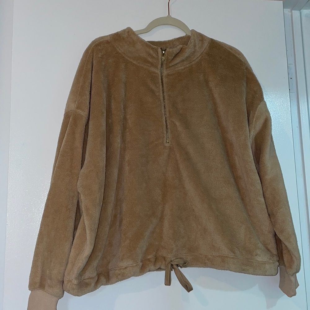 Old Navy Beige Plush Sweater 🤍🤎